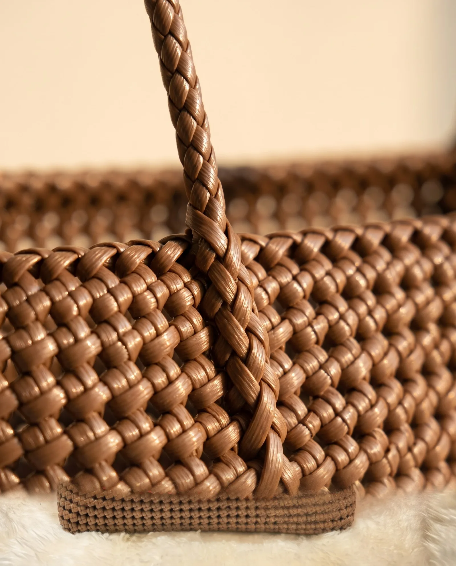 Walnut Knot Tote 胡桃结织托特