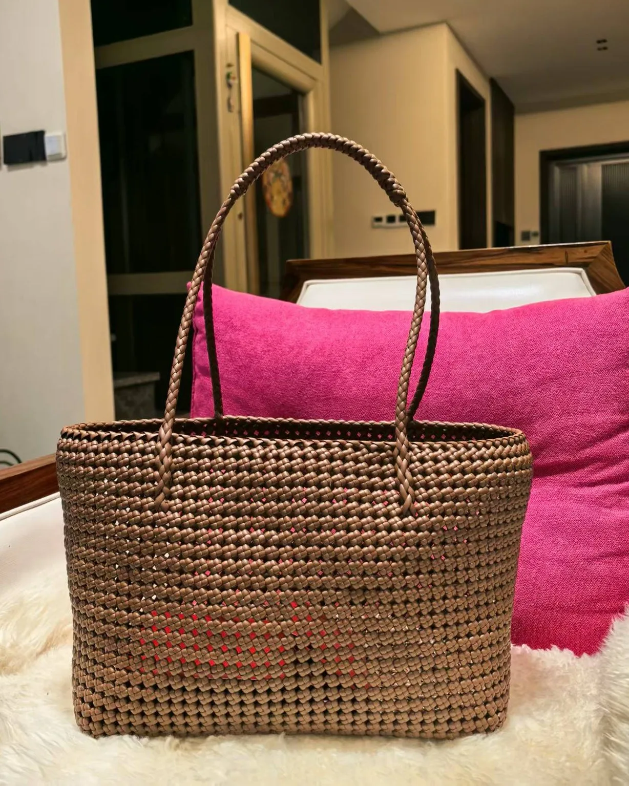 Walnut Knot Tote 胡桃结织托特